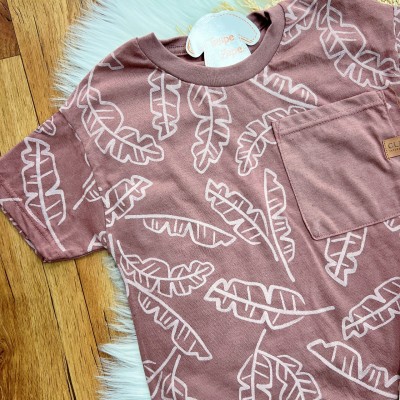 Conj. Camiseta Folhagem com Bolso e Bermuda em Linho - Bordô e Areia